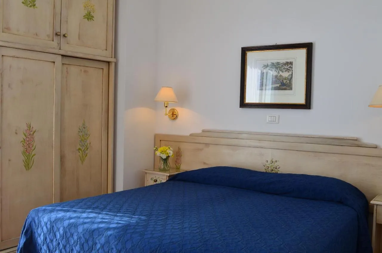 Hotel I Due Gabbiani Citr 9006 Marina dʼMarina dʼAndora 3*,  Ιταλία